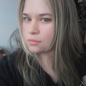 Meet your Posher, Dina